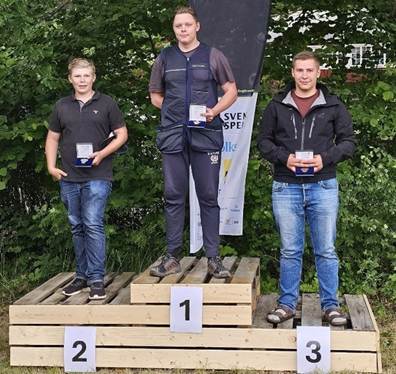 En bild som visar klädsel, person, utomhus, jeans
AI-genererat innehåll kan vara felaktigt.