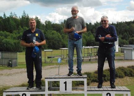 En bild som visar person, klädsel, utomhus, himmel
AI-genererat innehåll kan vara felaktigt.