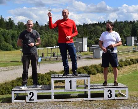 En bild som visar utomhus, person, himmel, klädsel
AI-genererat innehåll kan vara felaktigt.