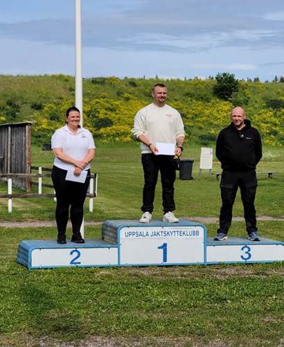 En bild som visar gräs, utomhus, sport, person

AI-genererat innehåll kan vara felaktigt.