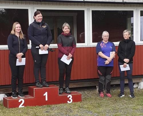 En bild som visar klädsel, person, fotbeklädnader, utomhus

AI-genererat innehåll kan vara felaktigt.