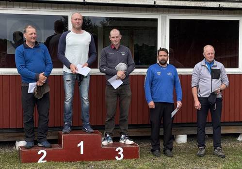 En bild som visar klädsel, person, fotbeklädnader, utomhus

AI-genererat innehåll kan vara felaktigt.